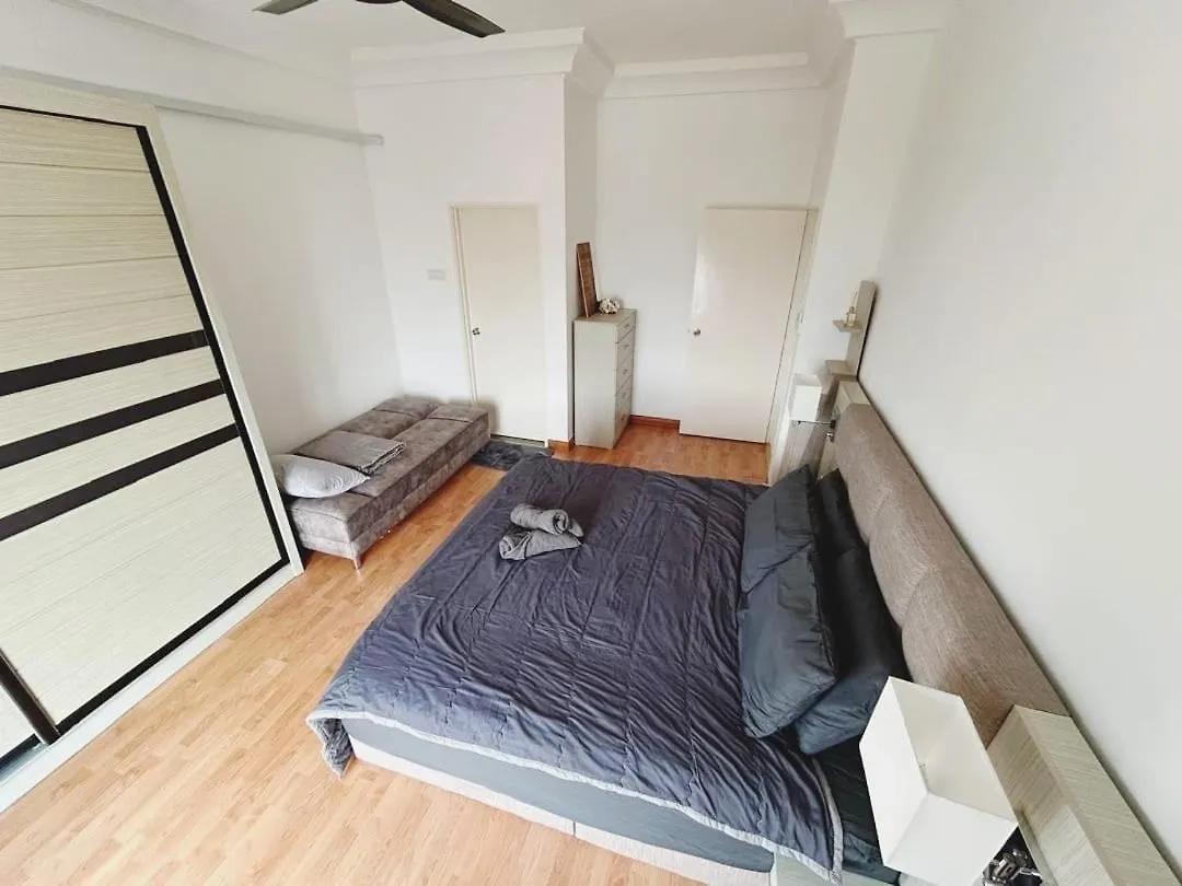 Platino Up To 10 Pax, Few Steps To Paradigm And Escape Jb Johor Bahru Apartment
