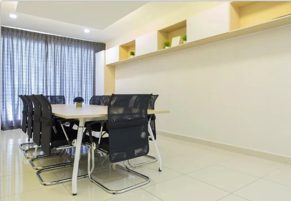 Platino Up To 10 Pax, Few Steps To Paradigm And Escape Jb Johor Bahru Apartment